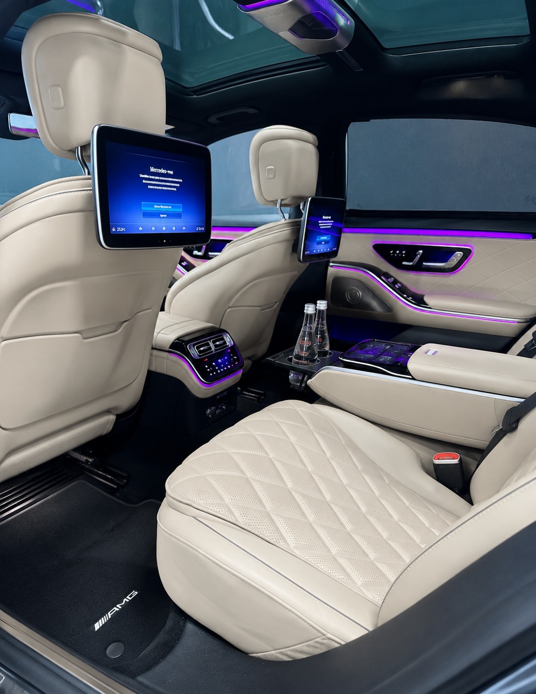 6_interieur-arriere-ecrans-beige